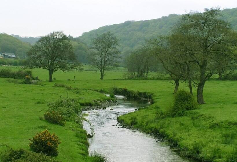 مبيت وإفطار Erwlon Farm