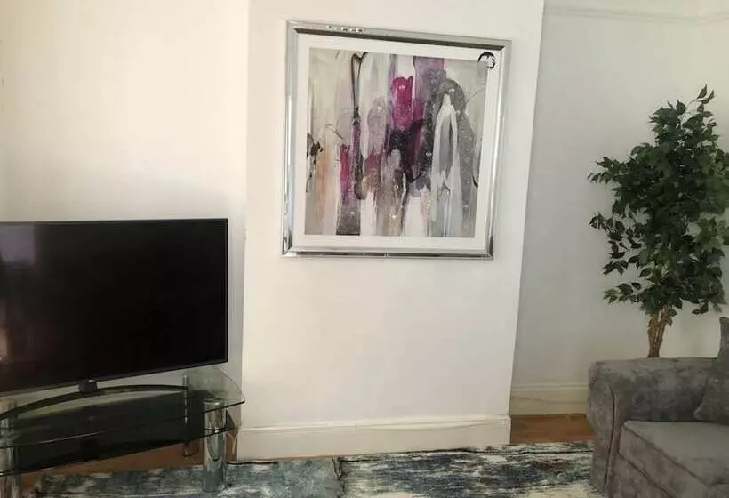 レジデンス Lovely 3bed House In Gillingham