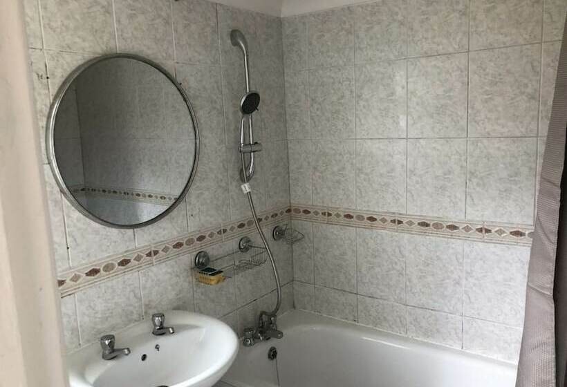 Residência Lovely 3bed House In Gillingham