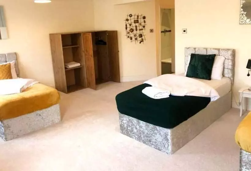 اقامتگاه Spacious 3br Home In Bedford For Big Groups