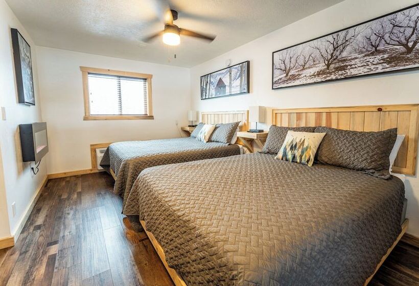 فندق Alpine Lodge