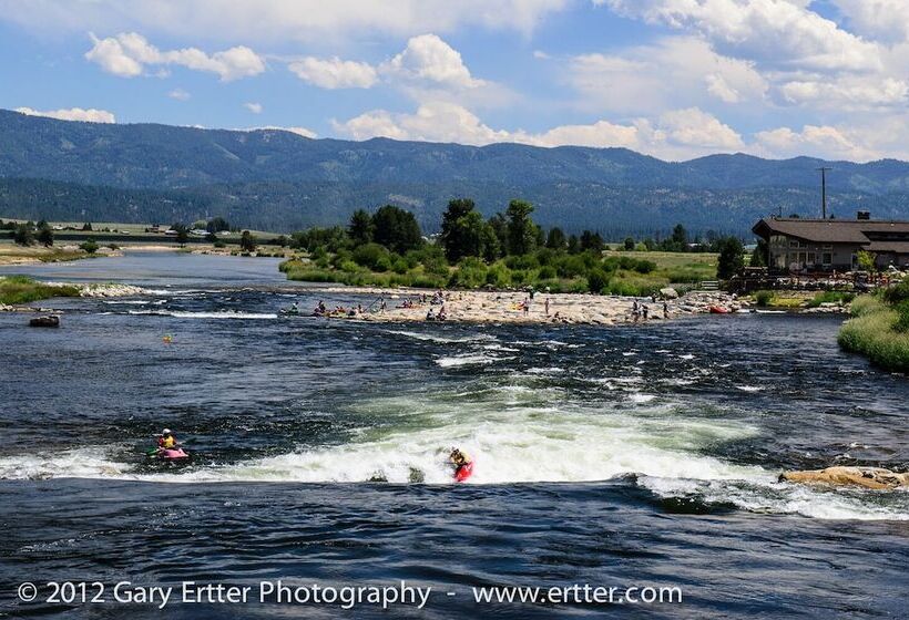 فندق Alpine Lodge