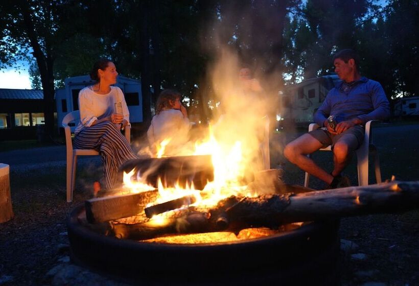 فندق Alpine Lodge