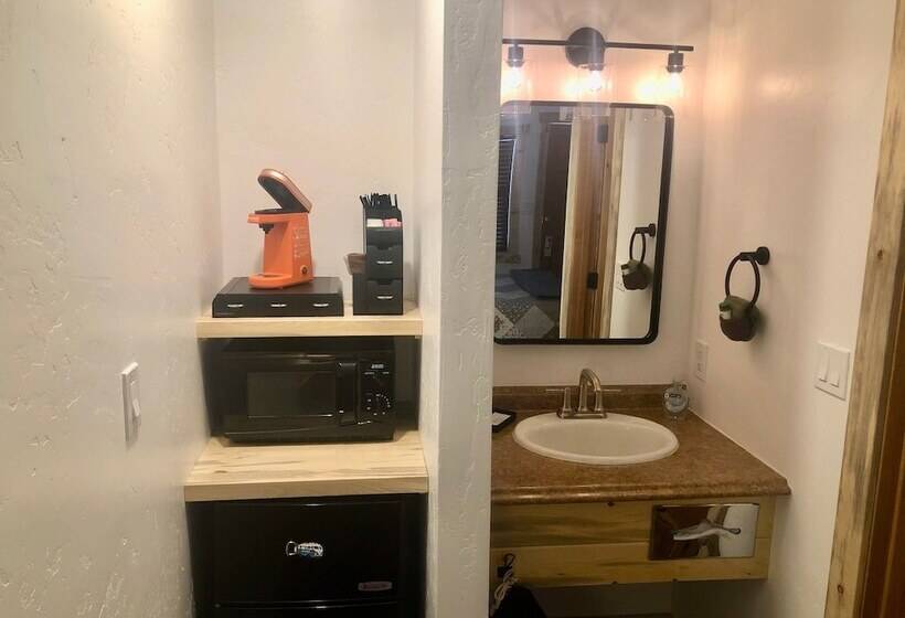 فندق Alpine Lodge