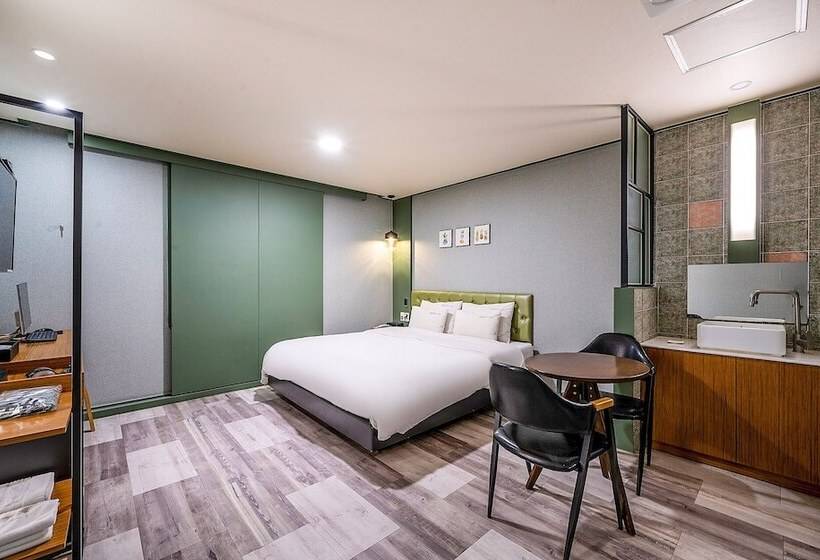 Motel Gimhae Samgye Martin