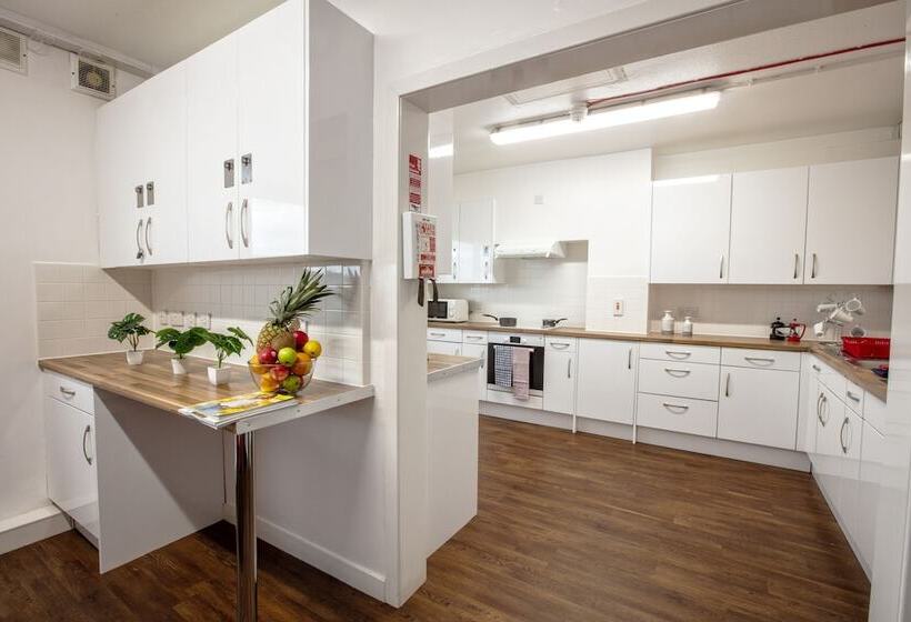 펜션 Belmont Apartments And Rooms