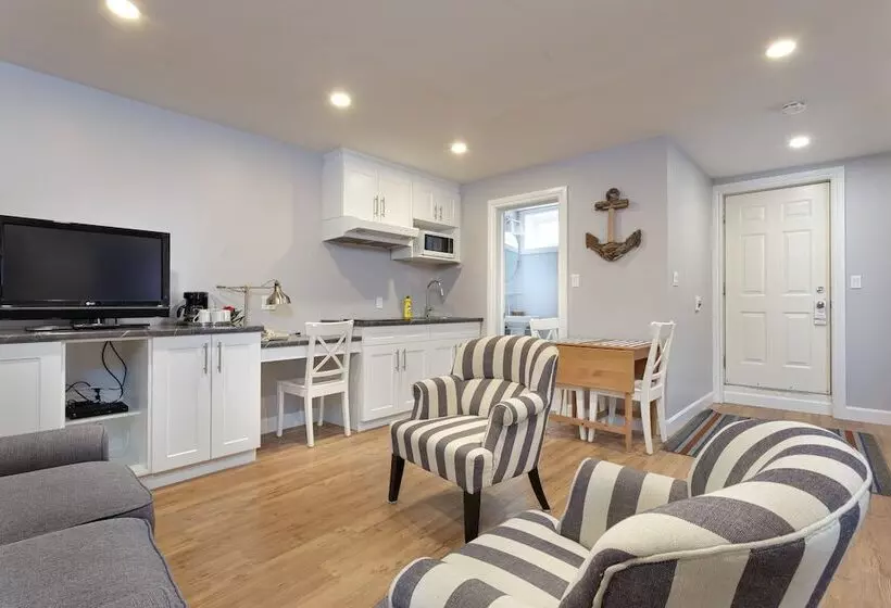 Hotelli Picton Harbour Inn