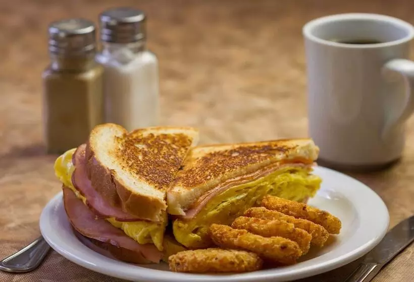 Hotelli Picton Harbour Inn