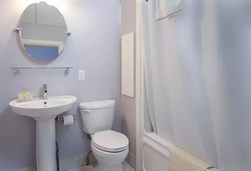 Hotelli Picton Harbour Inn