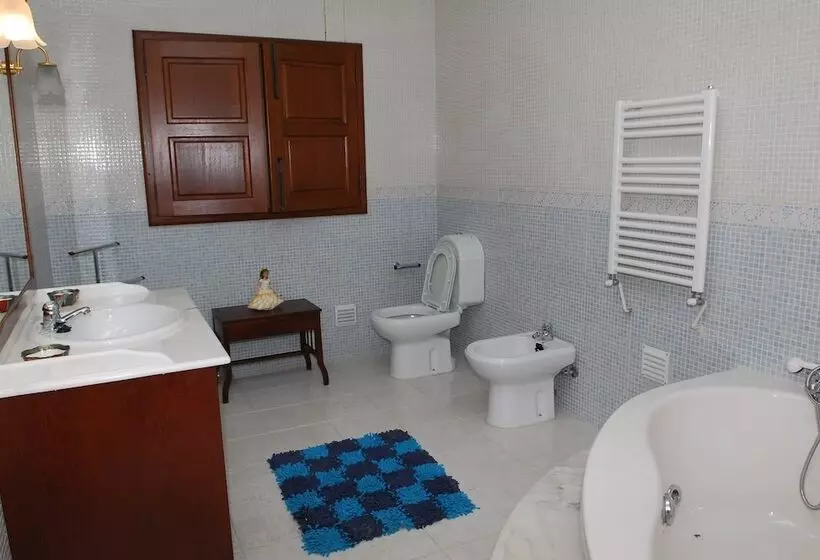 Maaseutuhotelli Solar Quinta Da Portela   Douro