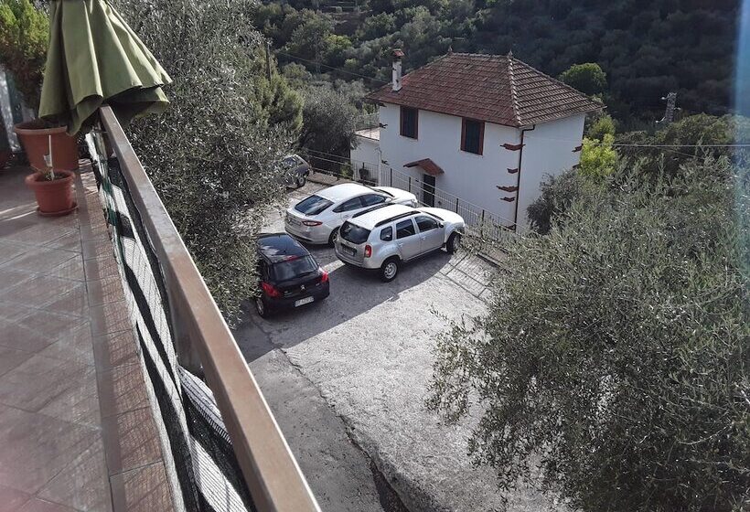 بنسيون Room In Guest Room Valle Degli Ulivi Liguria, Italia