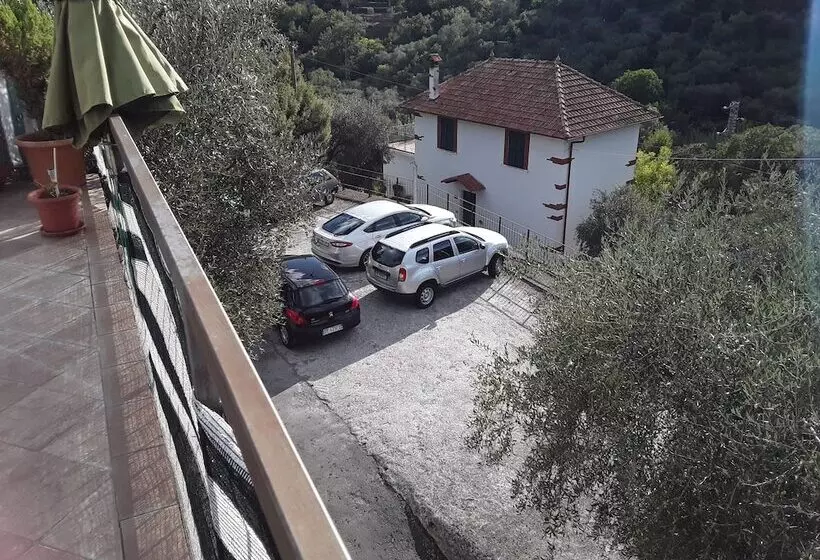 ペンション Room In Guest Room   Valle Degli Ulivi   Liguria, Italia