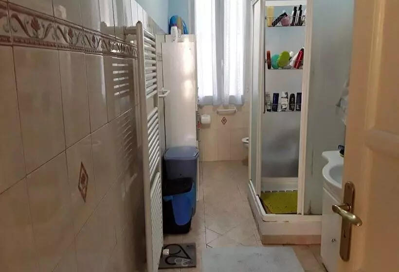 ペンション Room In Guest Room   Valle Degli Ulivi   Liguria, Italia