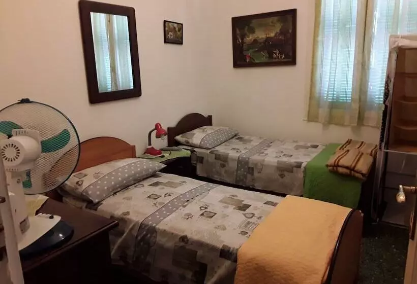 ペンション Room In Guest Room   Valle Degli Ulivi   Liguria, Italia