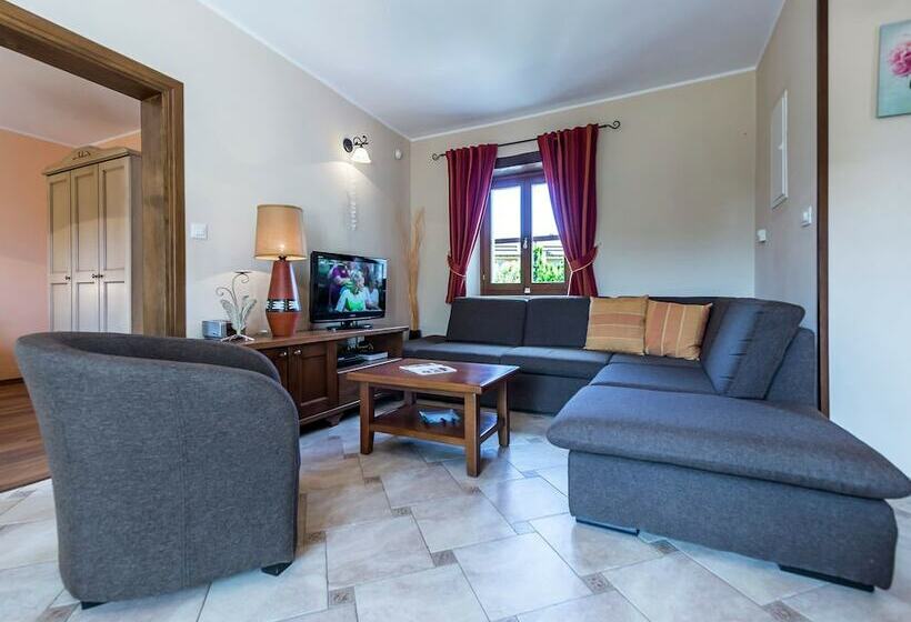 Villa For Up To 8 Persons, With Private Garden And Pool