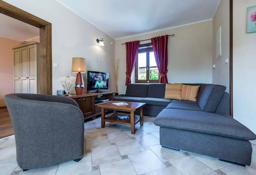 Villa For Up To 8 Persons, With Private Garden And Pool