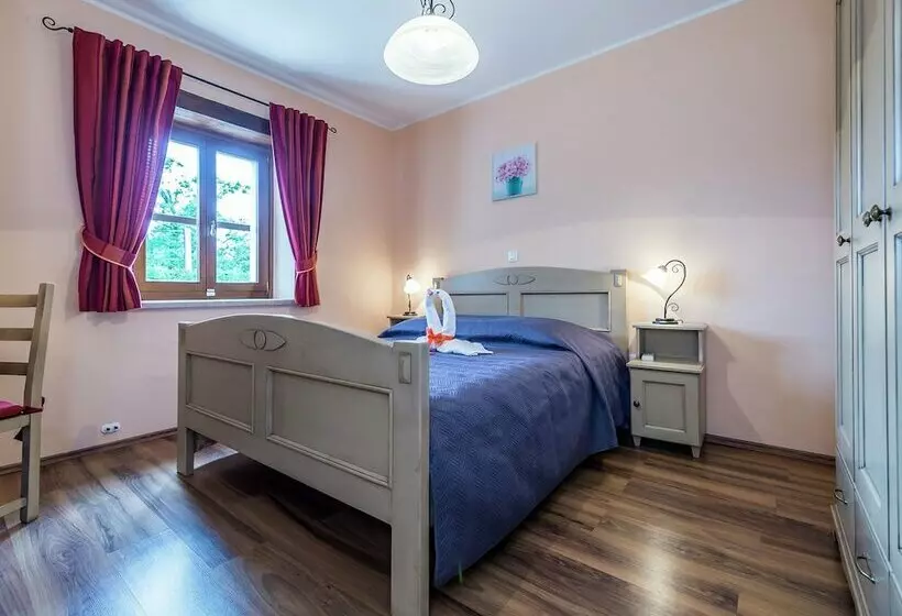 Villa For Up To 8 Persons, With Private Garden And Pool