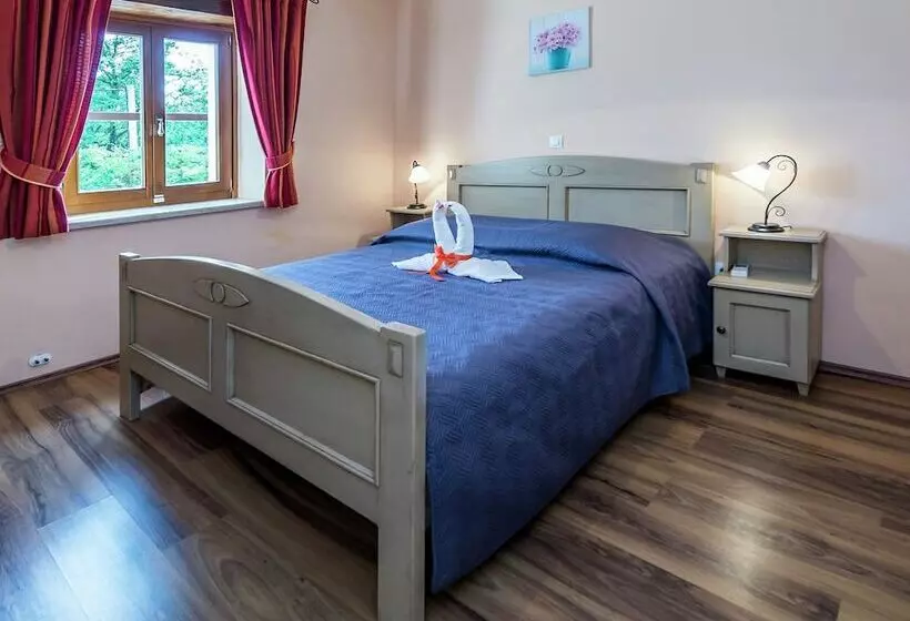 Villa For Up To 8 Persons, With Private Garden And Pool