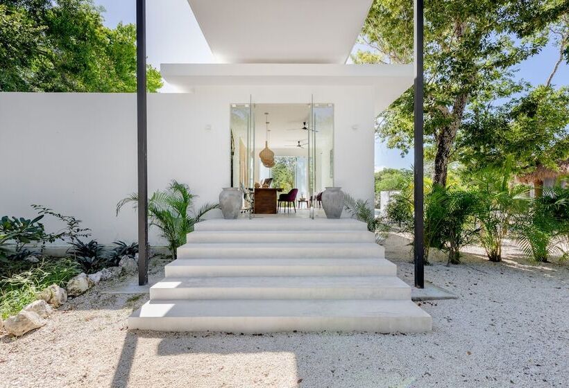 Jungle Lodge Boutique Hotel Adults Only