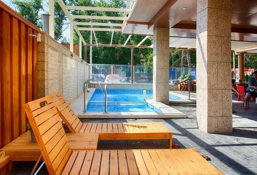 Отель Alexandra