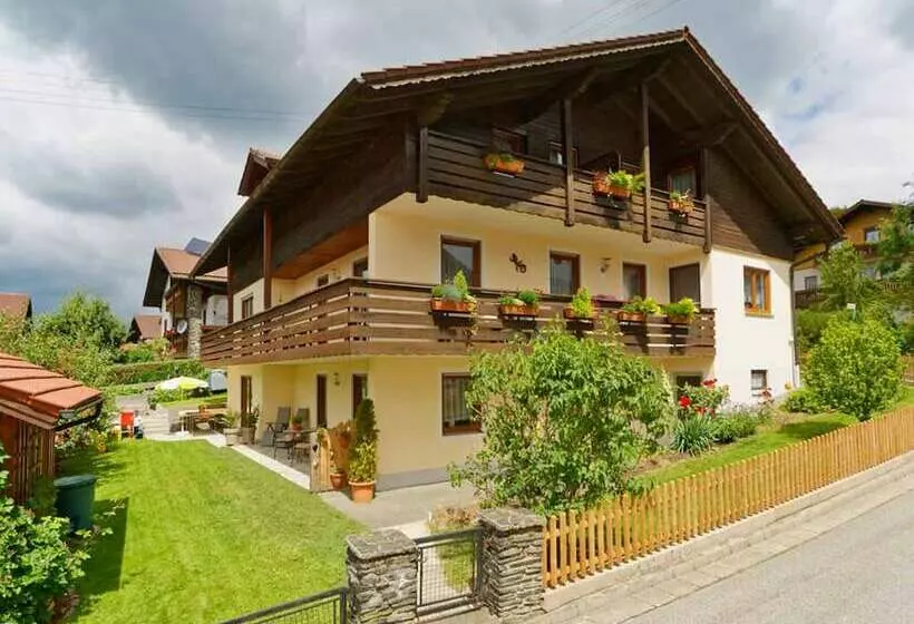 Majatalo Gästehaus Schmalzreich