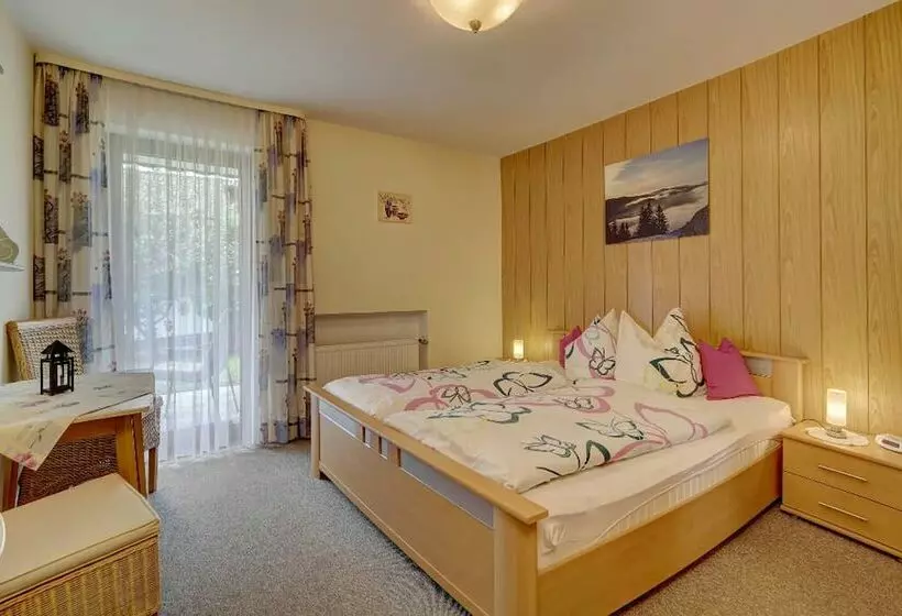 Majatalo Gästehaus Schmalzreich