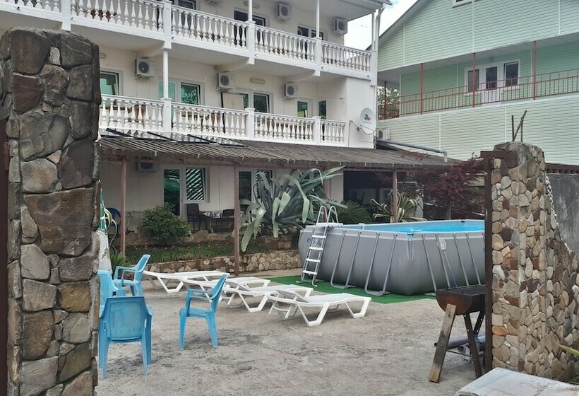 پانسیون Agava Guest House