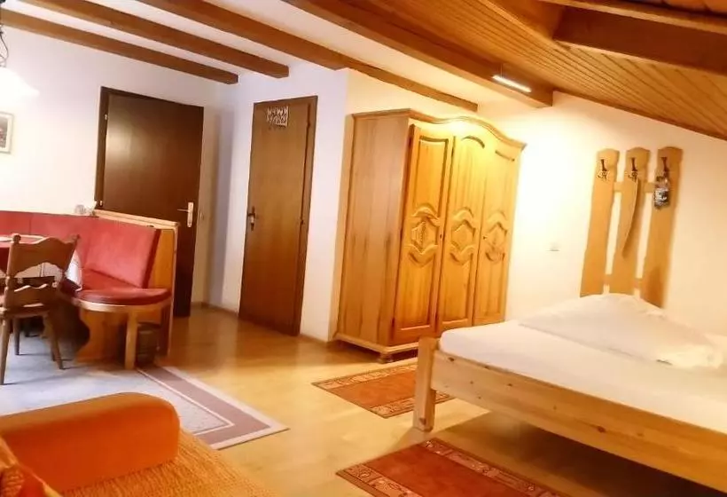 ベッドアンドブレックファースト Pension Köhler