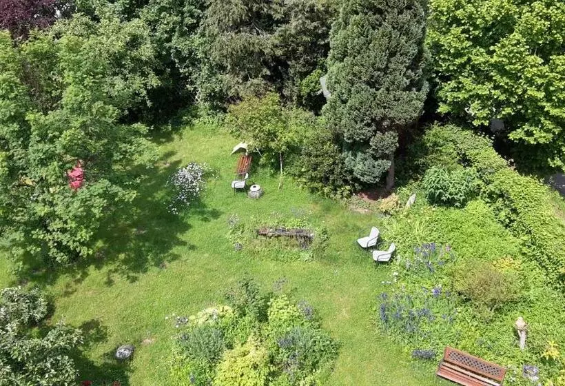 تختخواب و صبحانه Waldpension Mück