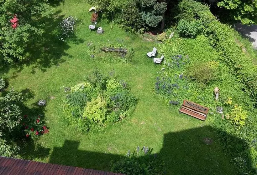 تختخواب و صبحانه Waldpension Mück