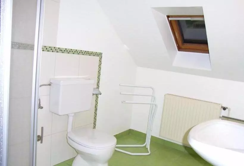 تختخواب و صبحانه Waldpension Mück