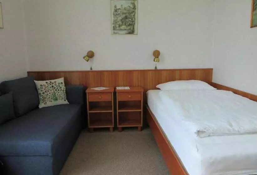 تختخواب و صبحانه Waldpension Mück