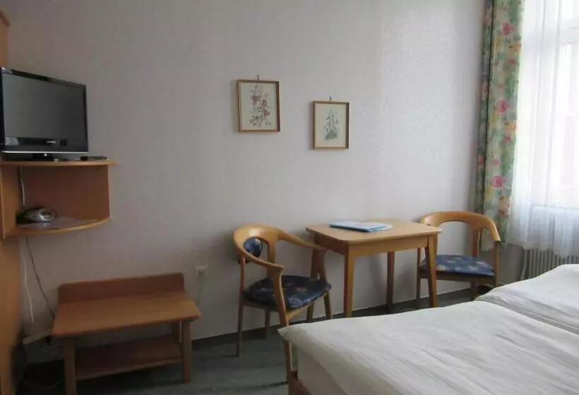 تختخواب و صبحانه Waldpension Mück