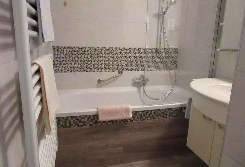 تختخواب و صبحانه Waldpension Mück