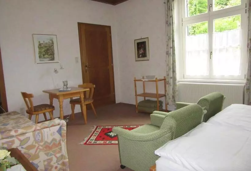 تختخواب و صبحانه Waldpension Mück