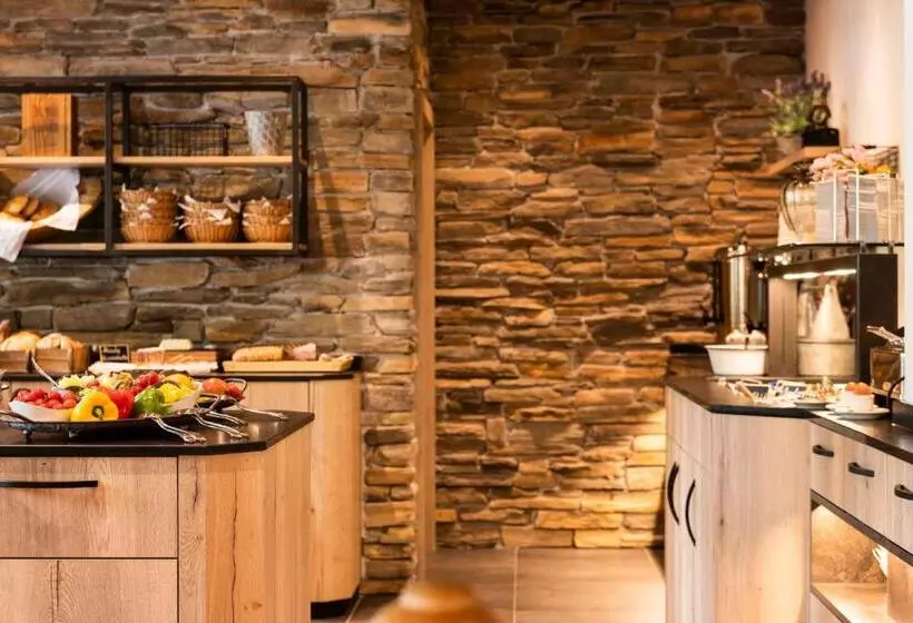 Отель Brunnenhof