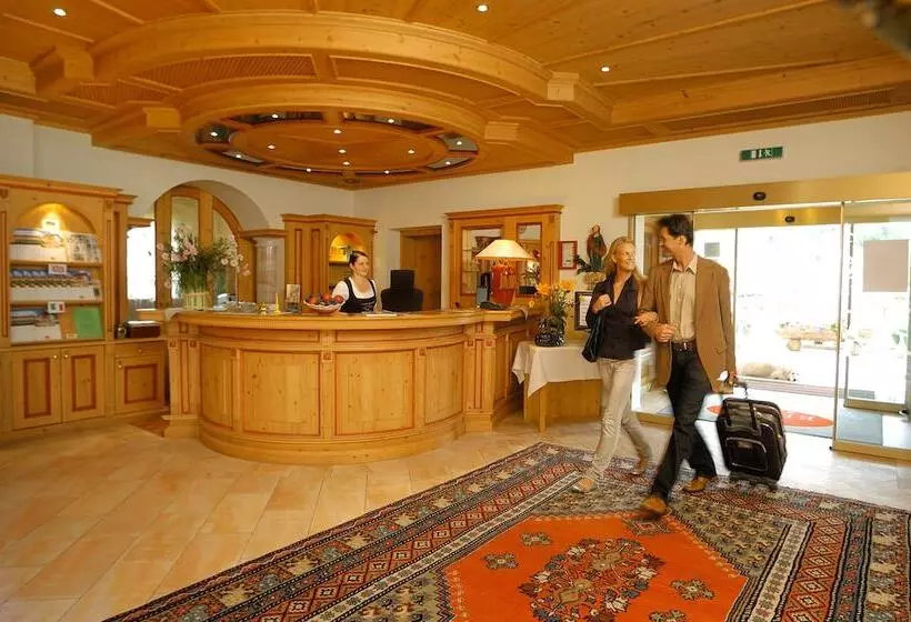 ホテル Henri Country House Seefeld