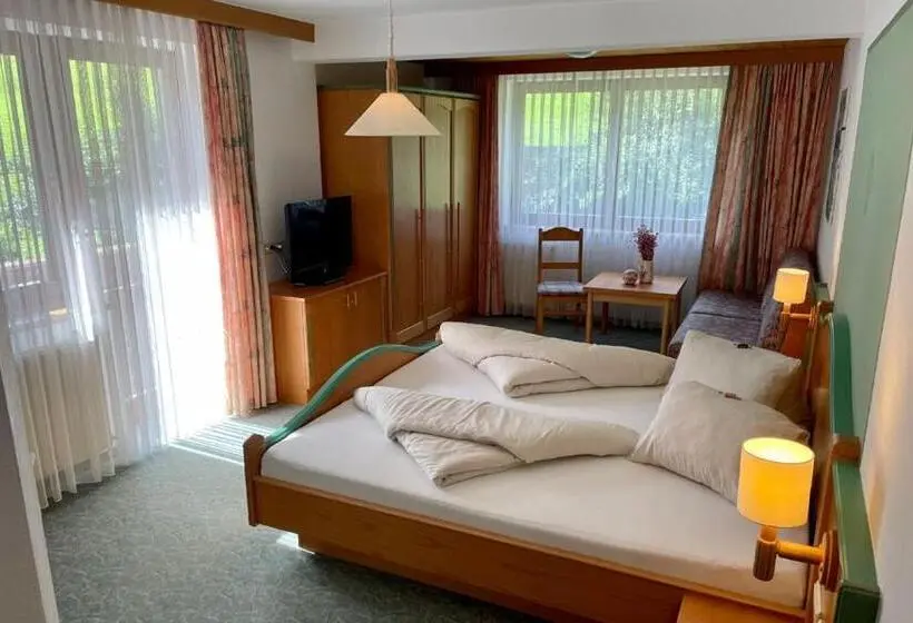 Hotelli Gasthof Stoanerhof