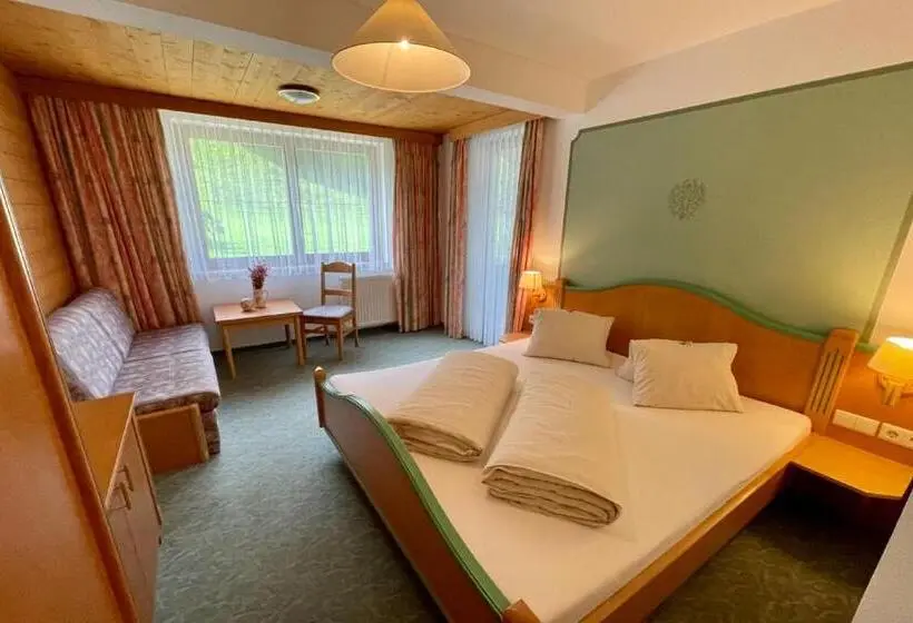 Hotelli Gasthof Stoanerhof