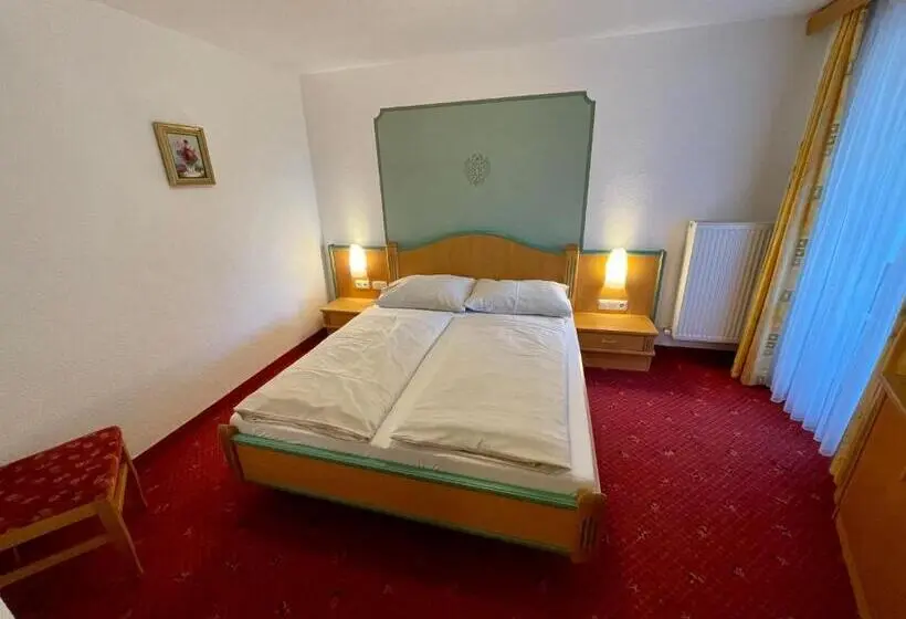 Hotelli Gasthof Stoanerhof