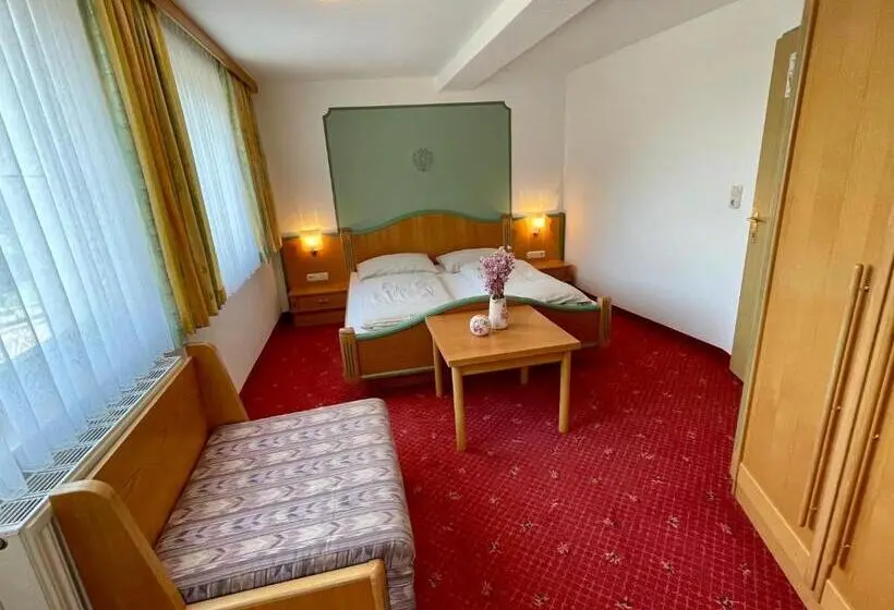 Hotelli Gasthof Stoanerhof