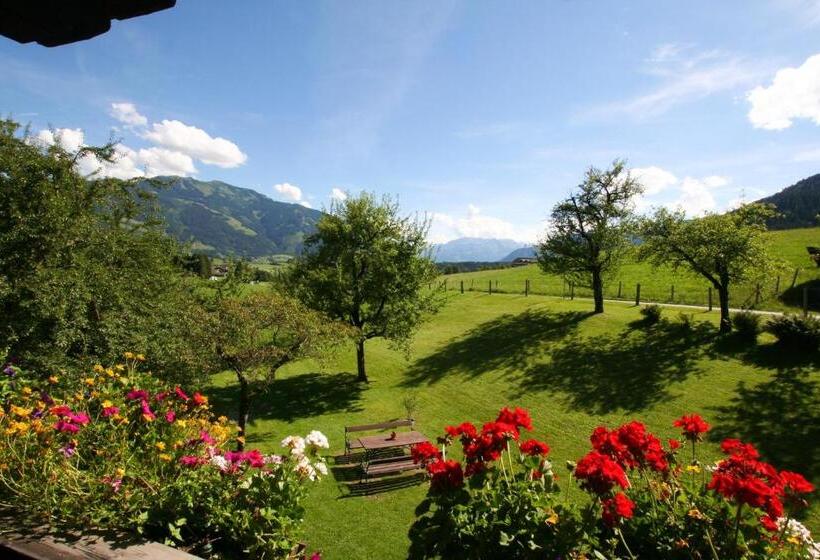 هتل Hinterburghof