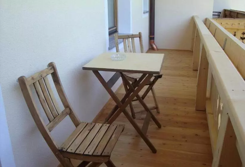 Hotelli Gästehaus Schwoagerhof