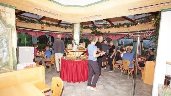 Hotelli Gasthof Stoanerhof