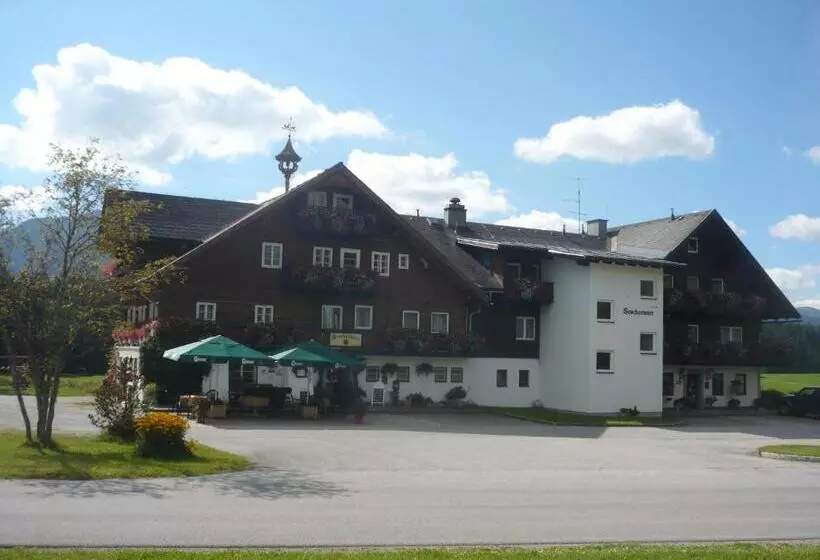 ホテル Stockerwirt