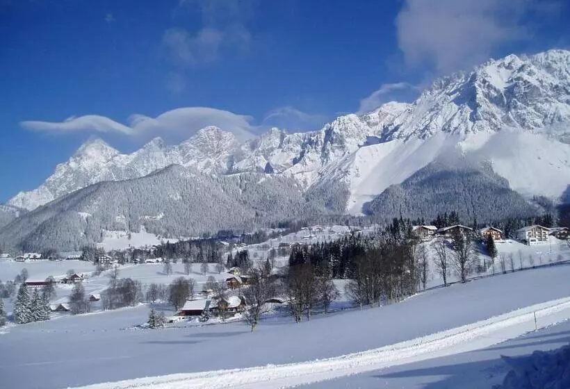 ホテル Stockerwirt