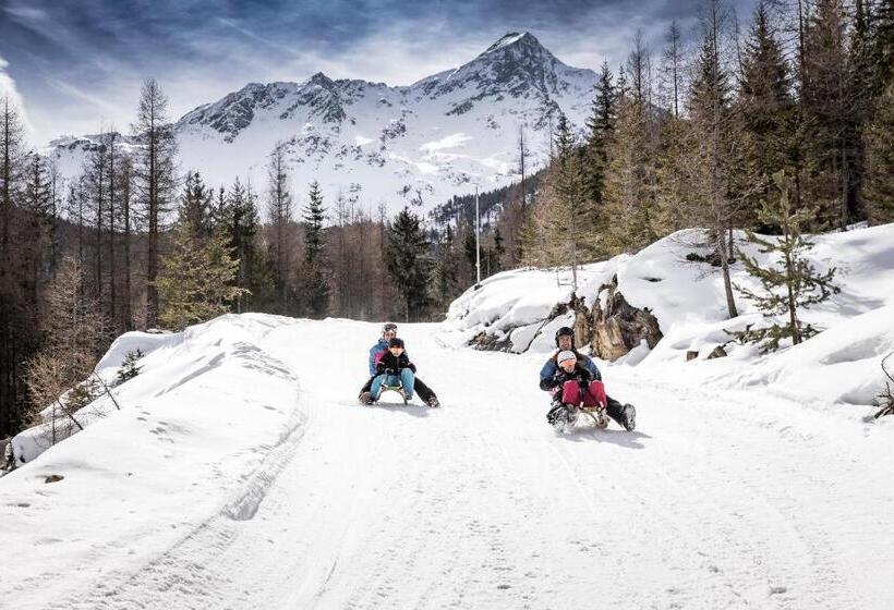 Отель The Secret Sölden