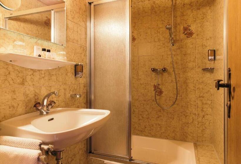 ホテル Weisseespitze