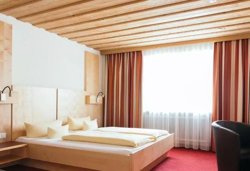 Отель Weisseespitze