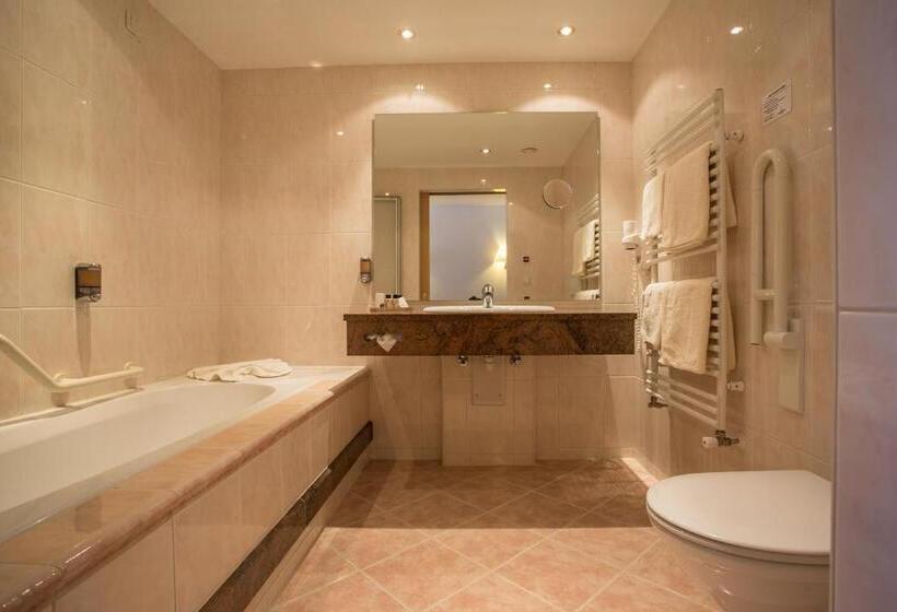 ホテル Weisseespitze